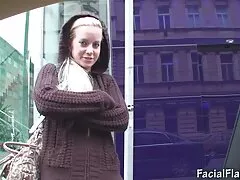 OLDER4K. cô Gái Se xnxx han quoc xinh Felice rất vui khi thấy bạn trai lớn tuổi trở về từ chuyến đi